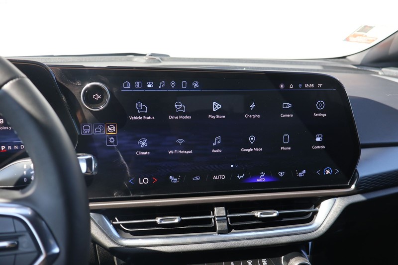 Chevrolet Equinox EV Vehicle Full-screen Gallery Image 29