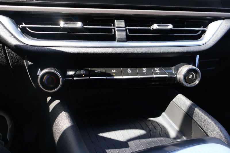 Chevrolet Equinox EV Vehicle Full-screen Gallery Image 31