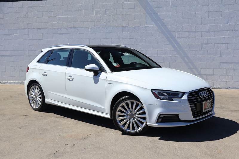 Audi A3 Sportback e-tron Vehicle Full-screen Gallery Image 01