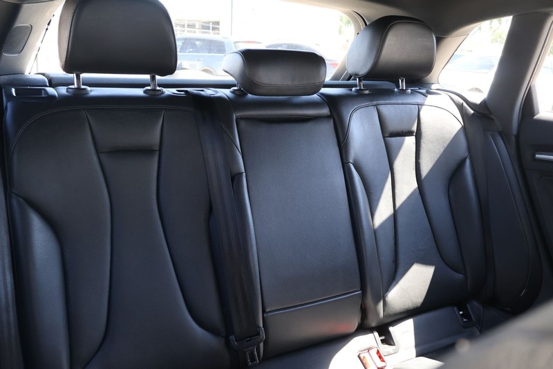 Audi A3 Sportback e-tron Vehicle Full-screen Gallery Image 21