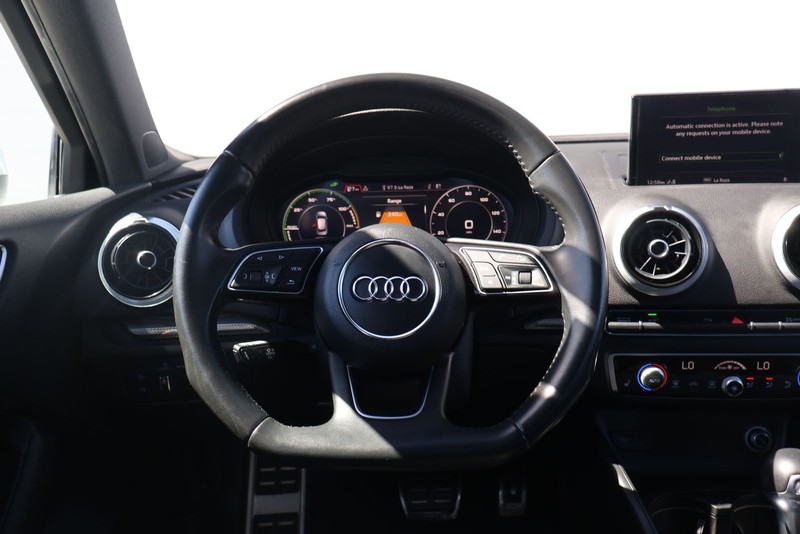 Audi A3 Sportback e-tron Vehicle Full-screen Gallery Image 25