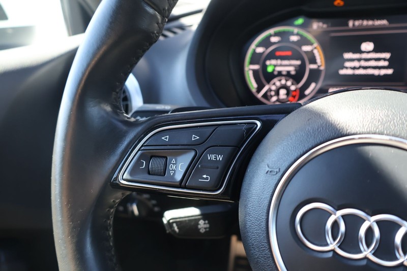 Audi A3 Sportback e-tron Vehicle Full-screen Gallery Image 26