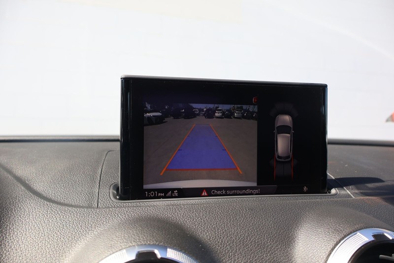 Audi A3 Sportback e-tron Vehicle Full-screen Gallery Image 30