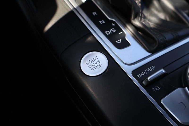 Audi A3 Sportback e-tron Vehicle Full-screen Gallery Image 33