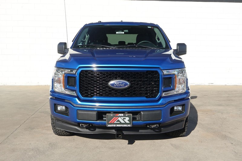 Ford F-150 Vehicle Full-screen Gallery Image 03