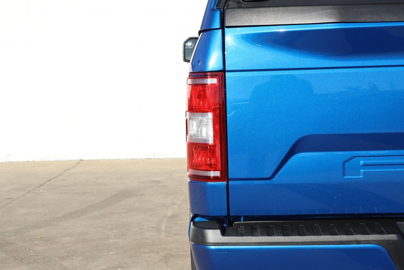 Ford F-150 Vehicle Full-screen Gallery Image 07