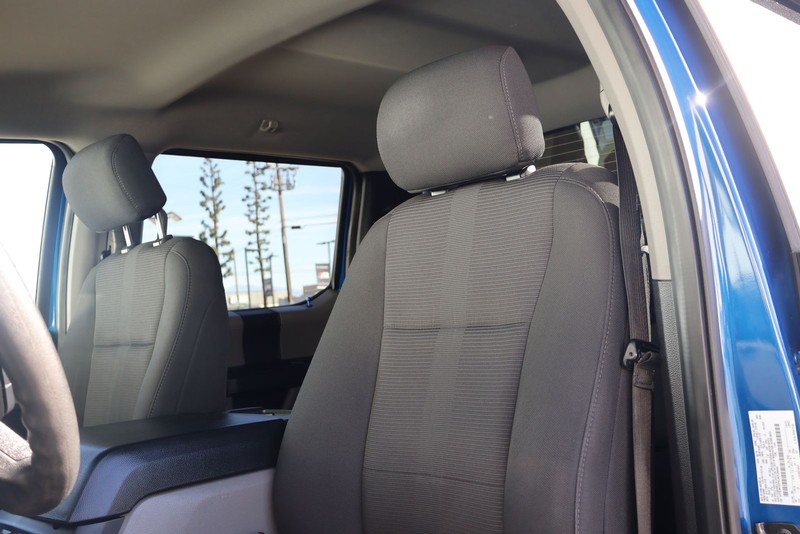 Ford F-150 Vehicle Full-screen Gallery Image 17