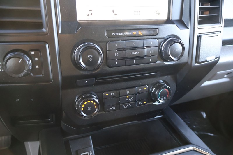 Ford F-150 Vehicle Full-screen Gallery Image 32