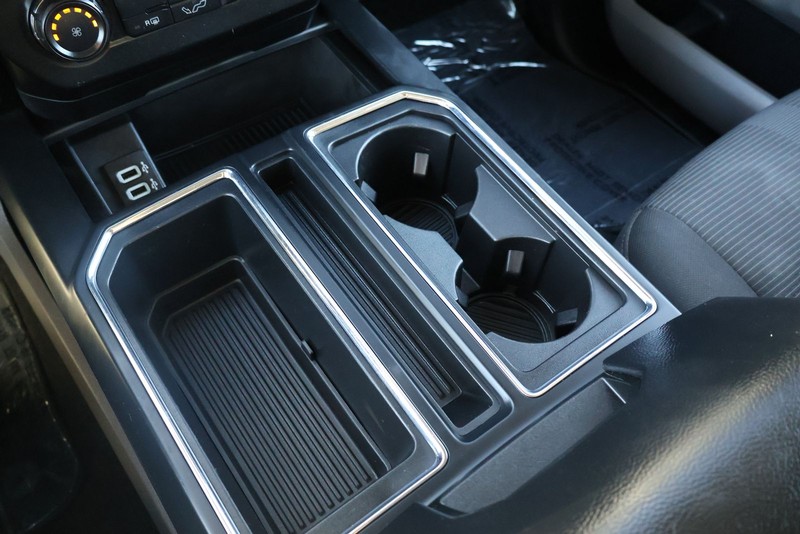 Ford F-150 Vehicle Full-screen Gallery Image 34