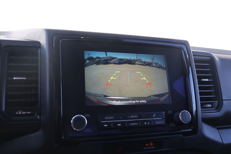 Nissan Frontier Vehicle Full-screen Gallery Image 29