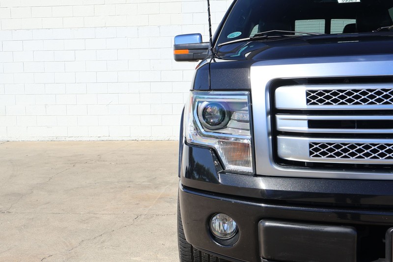 Ford F-150 Vehicle Full-screen Gallery Image 04