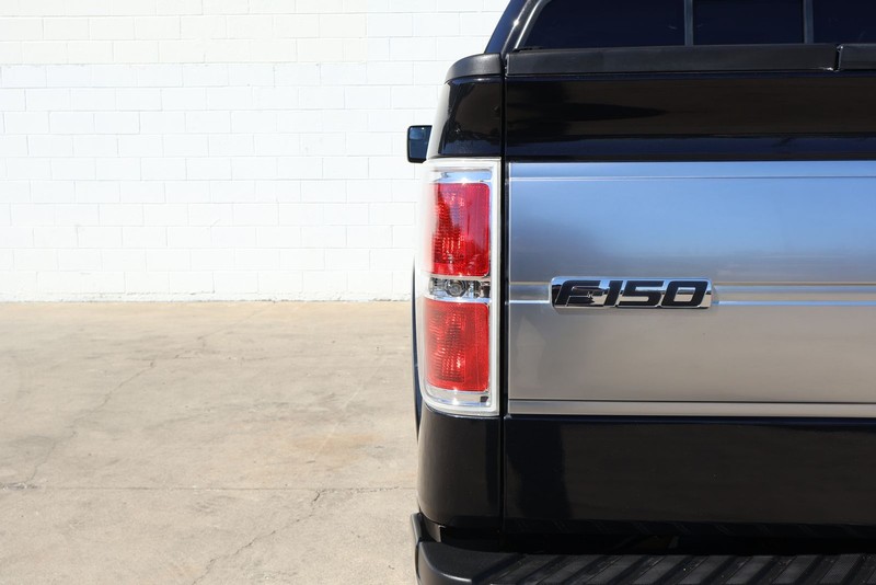 Ford F-150 Vehicle Full-screen Gallery Image 07