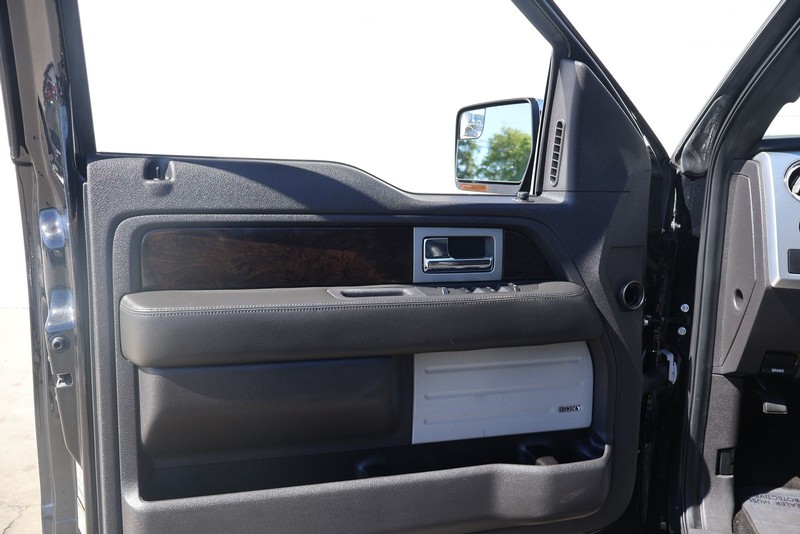 Ford F-150 Vehicle Full-screen Gallery Image 14