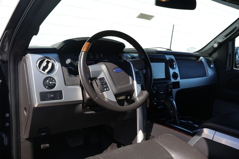 Ford F-150 Vehicle Full-screen Gallery Image 16