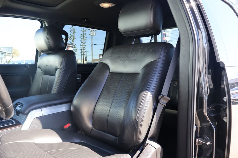 Ford F-150 Vehicle Full-screen Gallery Image 17