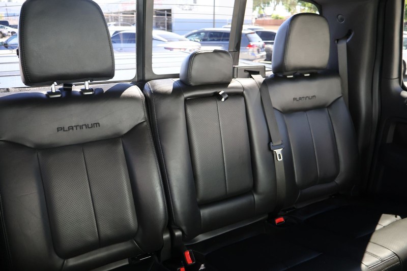 Ford F-150 Vehicle Full-screen Gallery Image 22