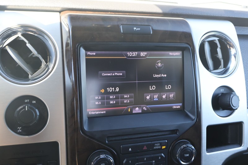 Ford F-150 Vehicle Full-screen Gallery Image 30