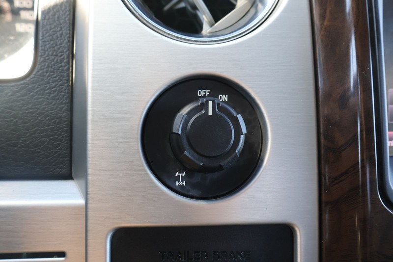 Ford F-150 Vehicle Full-screen Gallery Image 32