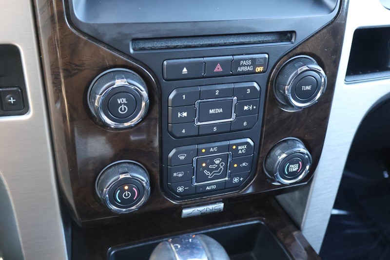 Ford F-150 Vehicle Full-screen Gallery Image 33