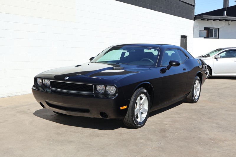Dodge Challenger Vehicle Full-screen Gallery Image 13