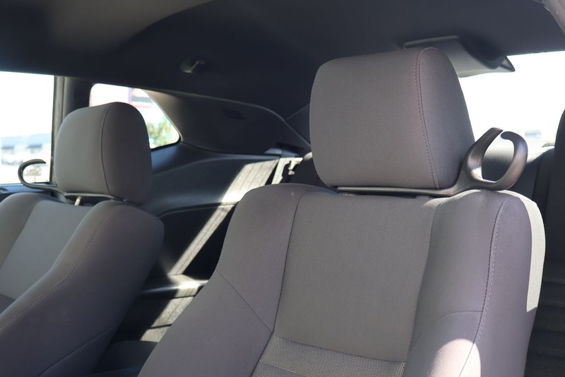 Dodge Challenger Vehicle Full-screen Gallery Image 18