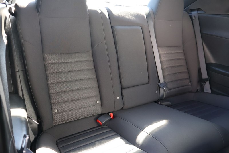 Dodge Challenger Vehicle Full-screen Gallery Image 21