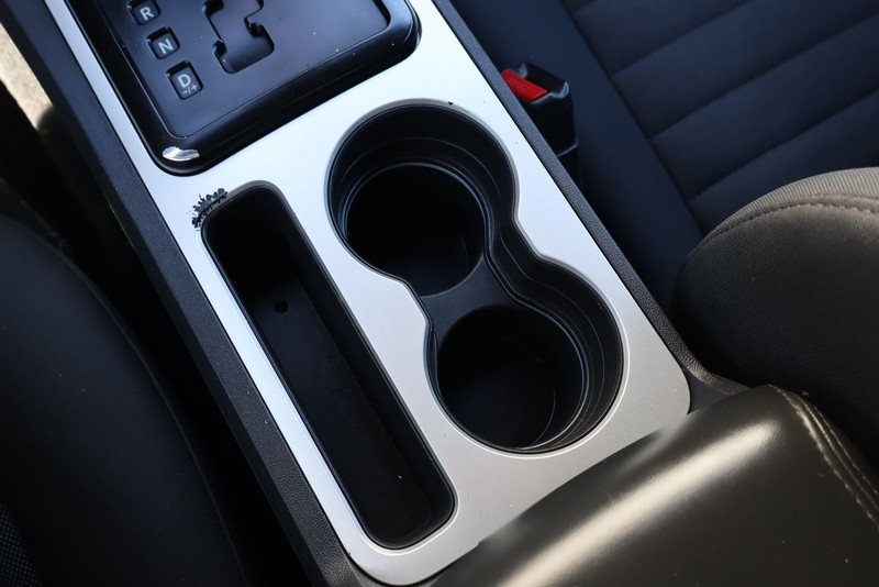 Dodge Challenger Vehicle Full-screen Gallery Image 28