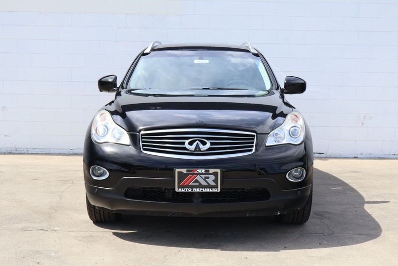 INFINITI QX50 Vehicle Full-screen Gallery Image 02