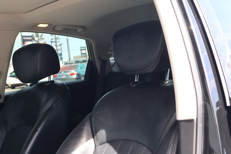 INFINITI QX50 Vehicle Full-screen Gallery Image 18