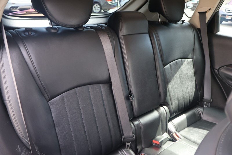 INFINITI QX50 Vehicle Full-screen Gallery Image 21