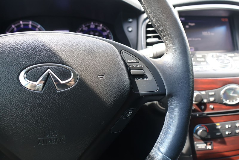 INFINITI QX50 Vehicle Full-screen Gallery Image 26