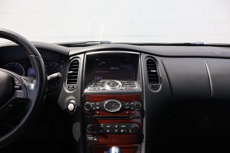 INFINITI QX50 Vehicle Full-screen Gallery Image 28