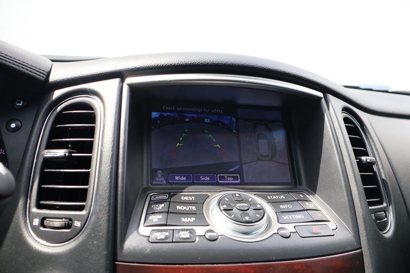 INFINITI QX50 Vehicle Full-screen Gallery Image 30