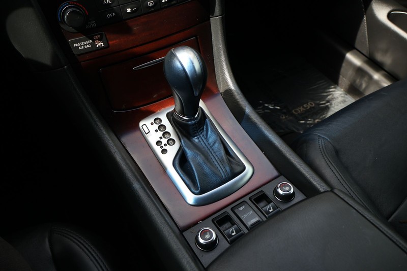 INFINITI QX50 Vehicle Full-screen Gallery Image 32