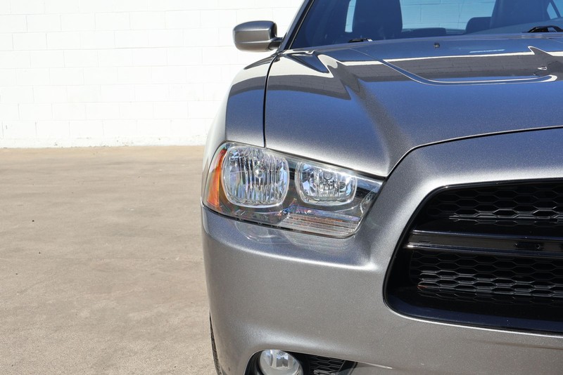 Dodge Charger Vehicle Full-screen Gallery Image 03