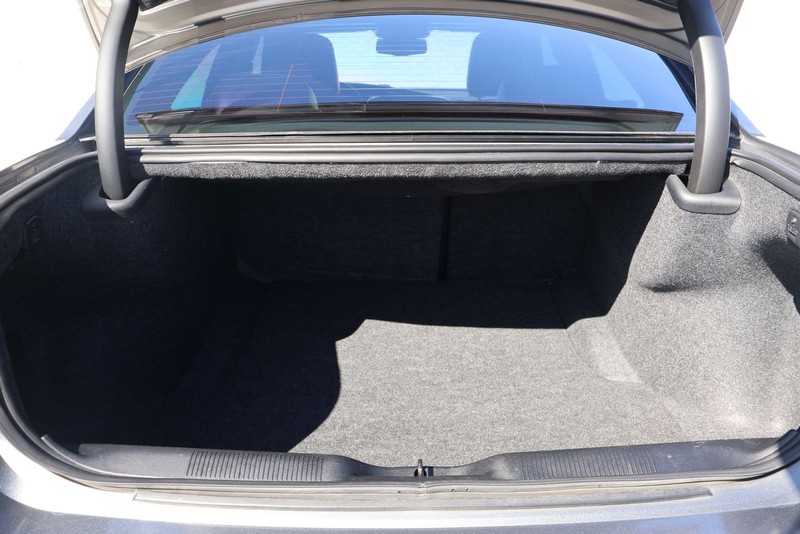 Dodge Charger Vehicle Full-screen Gallery Image 08