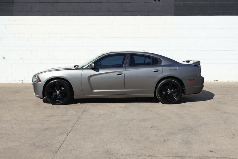 Dodge Charger Vehicle Full-screen Gallery Image 10