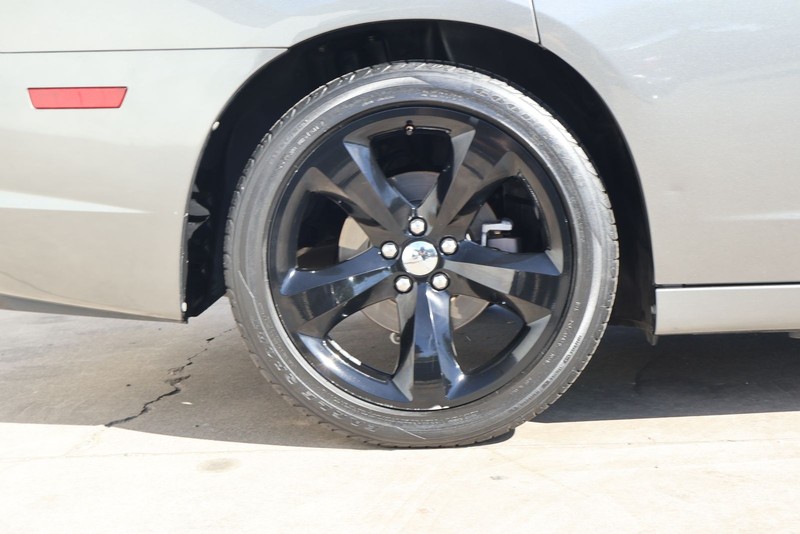 Dodge Charger Vehicle Full-screen Gallery Image 13