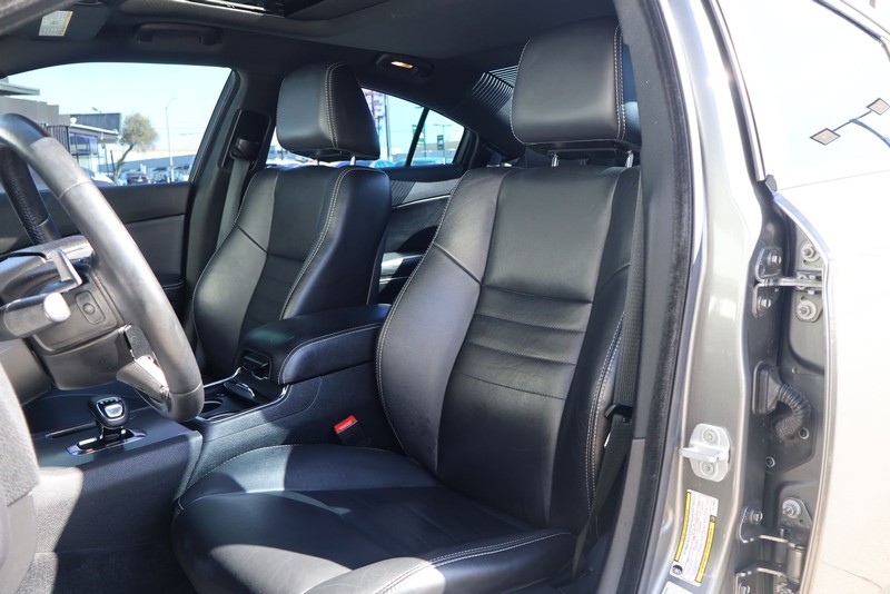 Dodge Charger Vehicle Full-screen Gallery Image 17