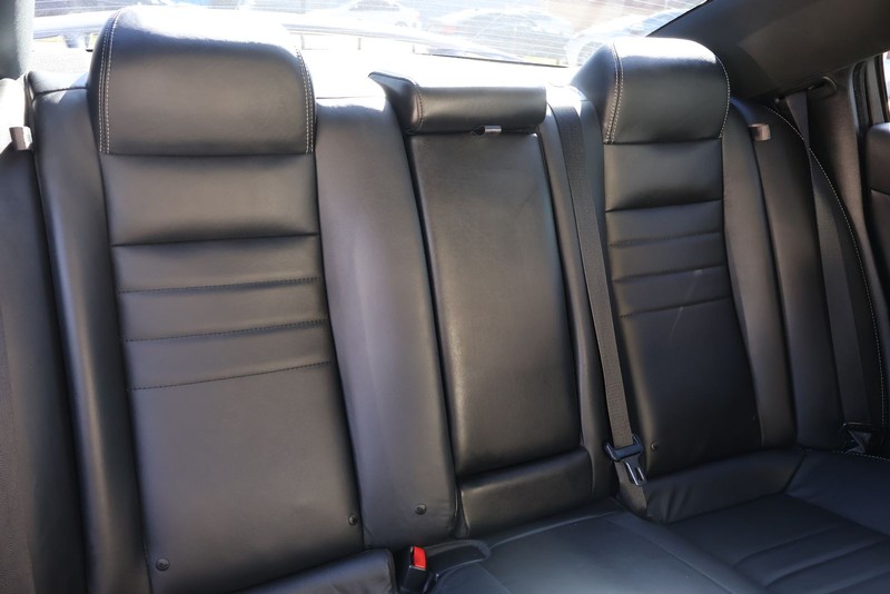 Dodge Charger Vehicle Full-screen Gallery Image 19