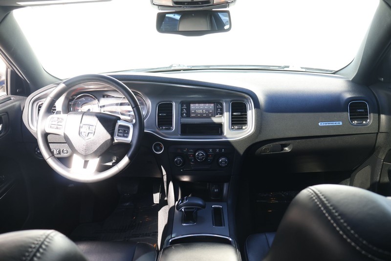 Dodge Charger Vehicle Full-screen Gallery Image 21