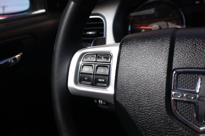 Dodge Charger Vehicle Full-screen Gallery Image 24