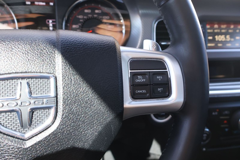 Dodge Charger Vehicle Full-screen Gallery Image 25