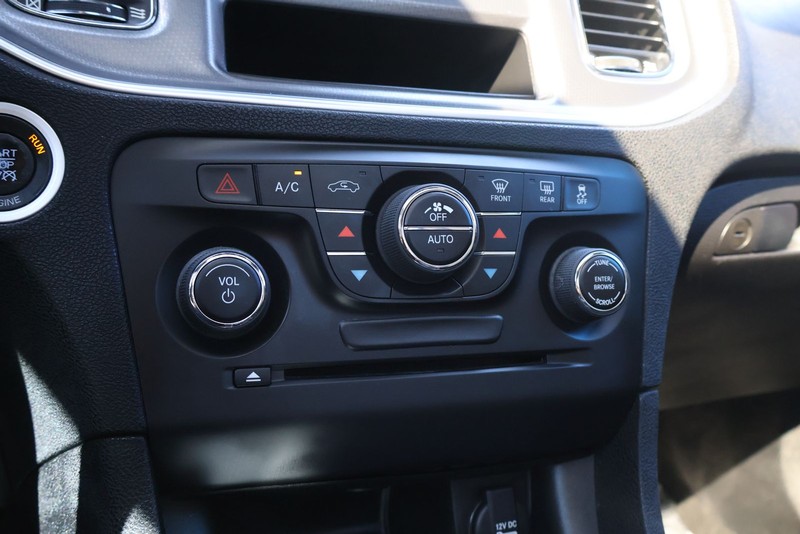 Dodge Charger Vehicle Full-screen Gallery Image 28