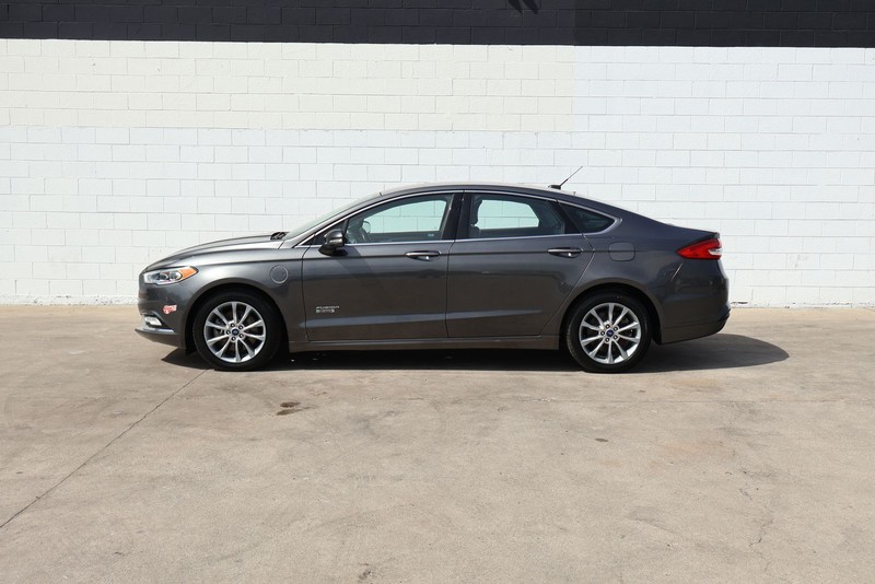 Ford Fusion Energi Vehicle Full-screen Gallery Image 10