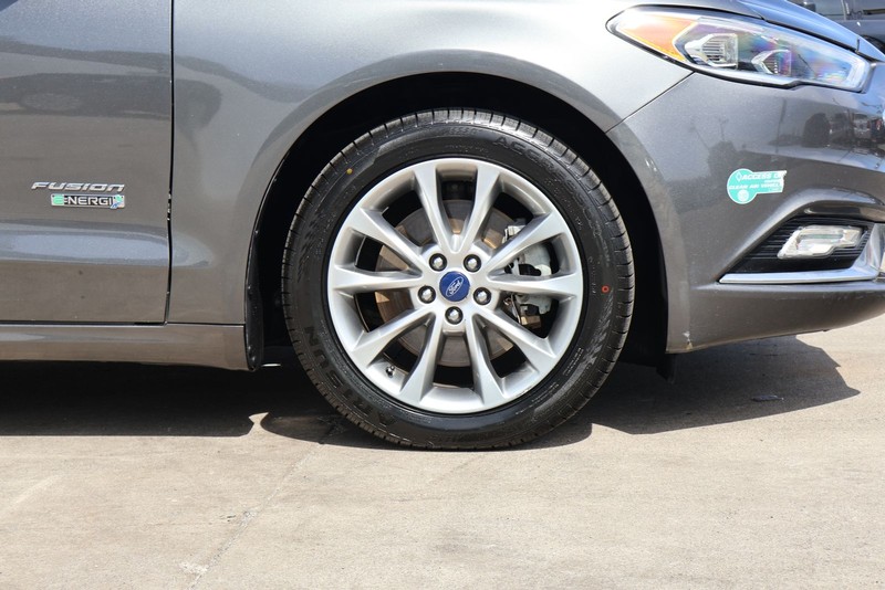 Ford Fusion Energi Vehicle Full-screen Gallery Image 12