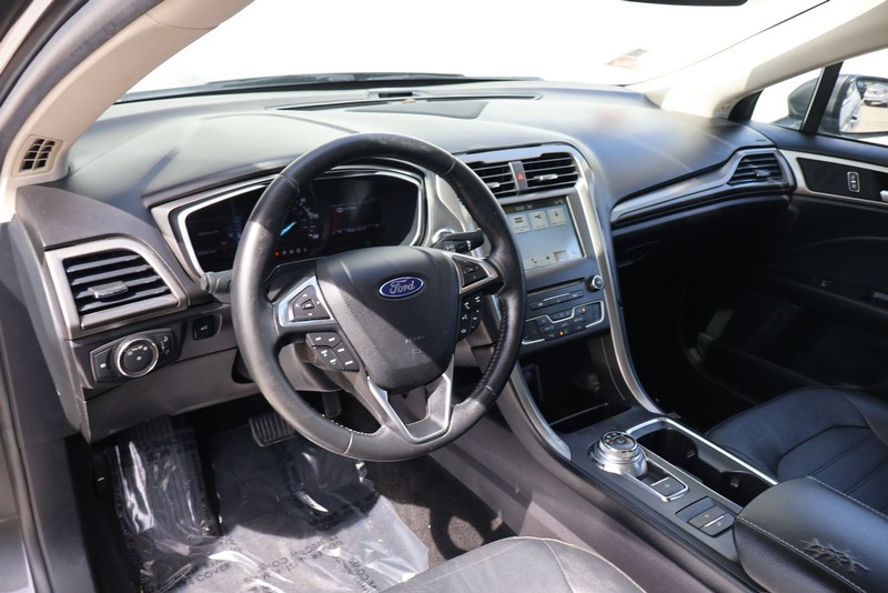 Ford Fusion Energi Vehicle Full-screen Gallery Image 15