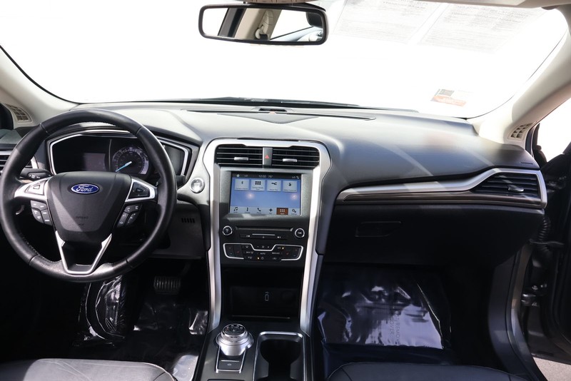 Ford Fusion Energi Vehicle Full-screen Gallery Image 21