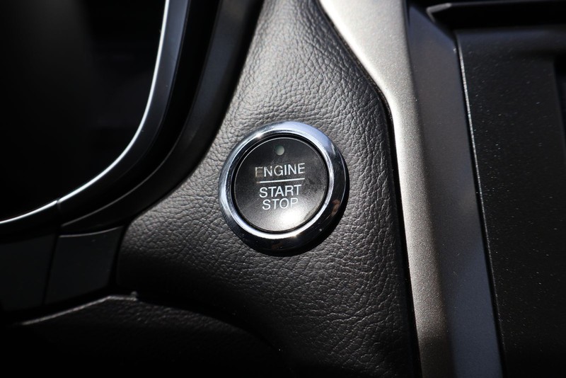 Ford Fusion Energi Vehicle Full-screen Gallery Image 26