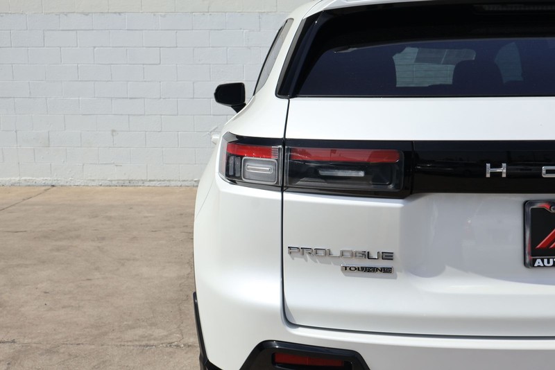 Honda Prologue Vehicle Full-screen Gallery Image 07